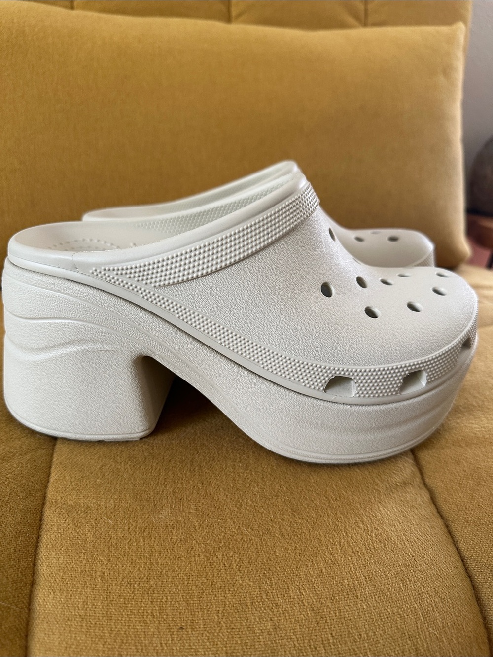 CROCS Bone White Platform Clog Slip-On - Picture 2 of 5